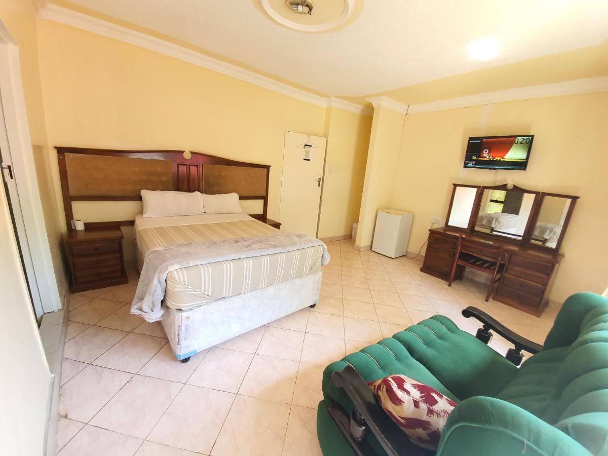 The Palace Guest House Harare Extérieur photo