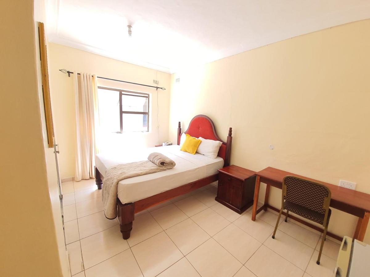 The Palace Guest House Harare Extérieur photo