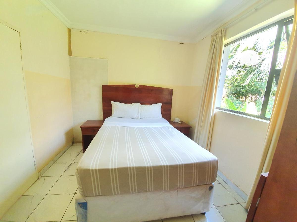 The Palace Guest House Harare Extérieur photo