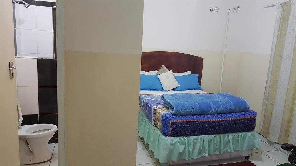 The Palace Guest House Harare Extérieur photo