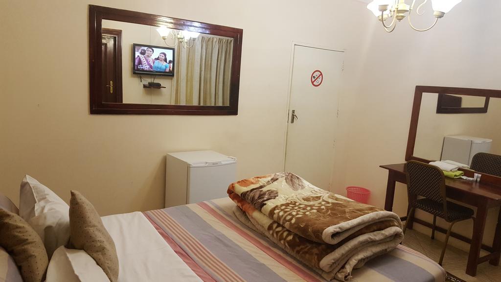The Palace Guest House Harare Extérieur photo