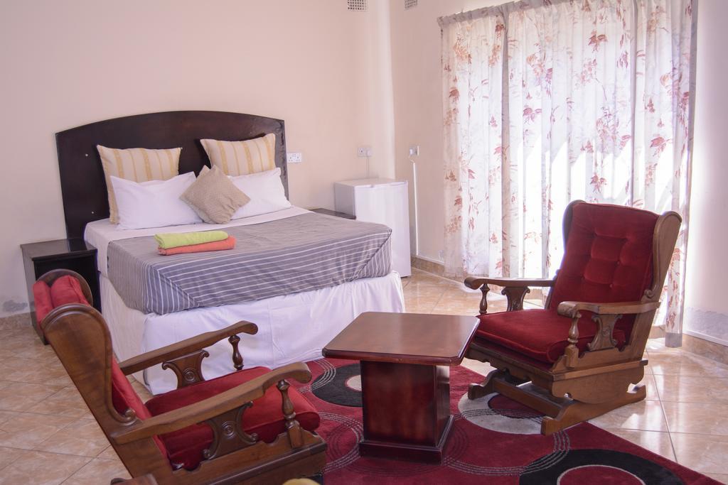 The Palace Guest House Harare Extérieur photo