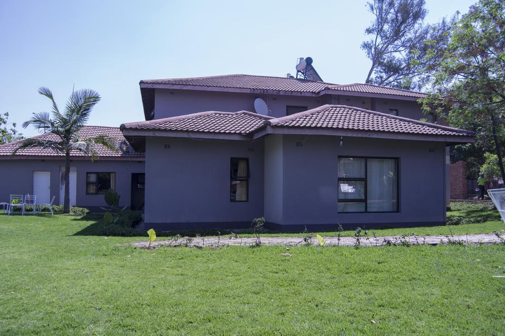 The Palace Guest House Harare Extérieur photo
