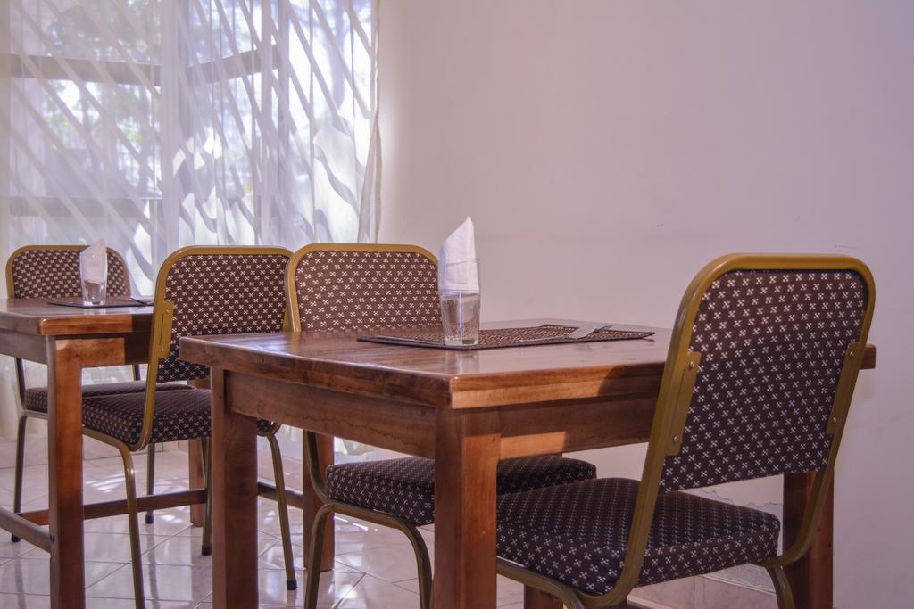 The Palace Guest House Harare Extérieur photo