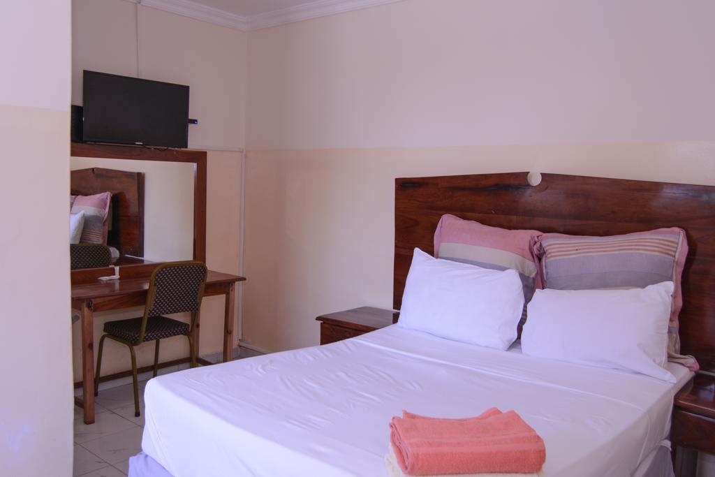 The Palace Guest House Harare Extérieur photo
