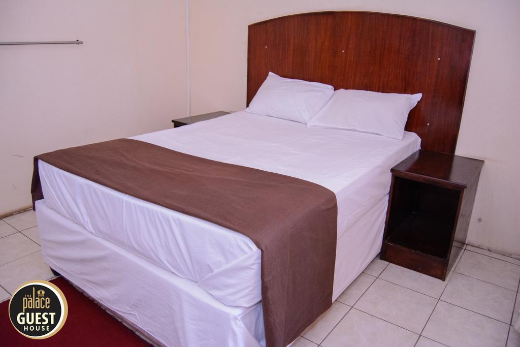 The Palace Guest House Harare Extérieur photo