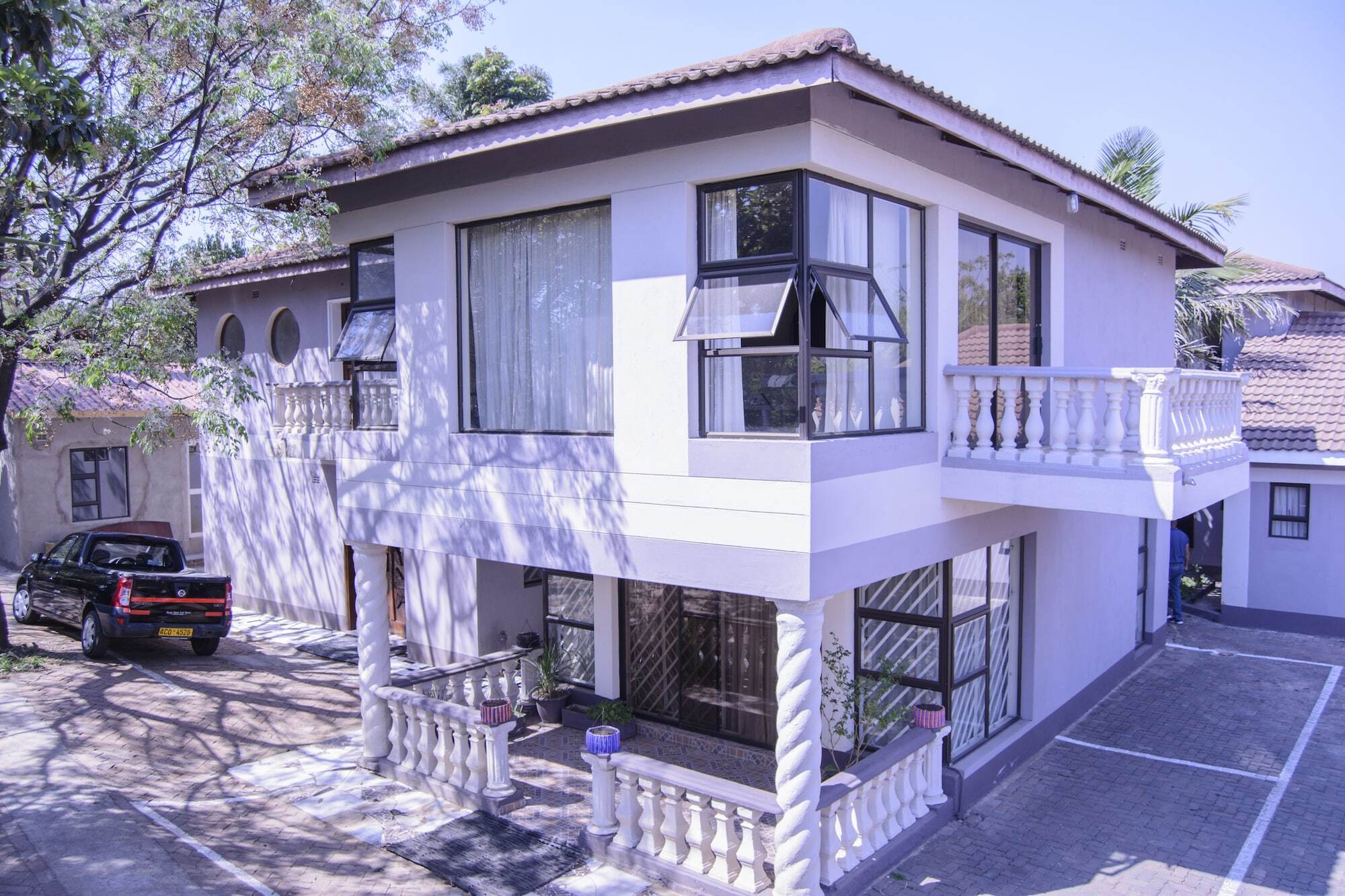 The Palace Guest House Harare Extérieur photo
